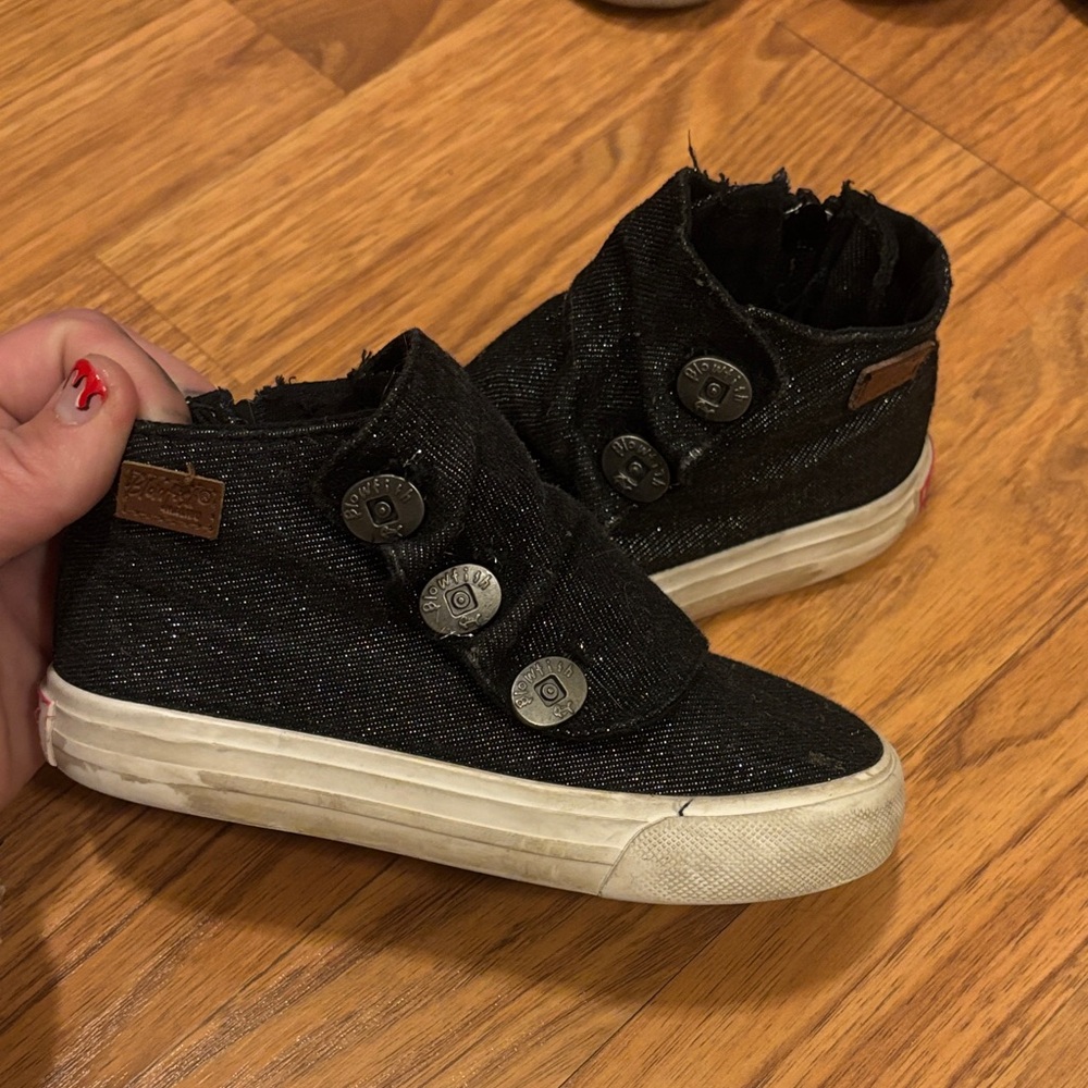 Kids Blowfish Sneakers with Button Accents 9C